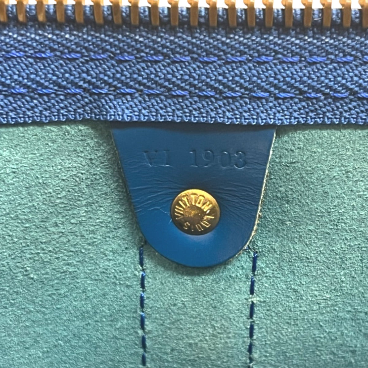 ルイヴィトン LOUIS VUITTON ボストンバッグ
旅行かばん エピ キーポル50 エピレザー M42965 トレドブルー LV
【SS】
【中古】