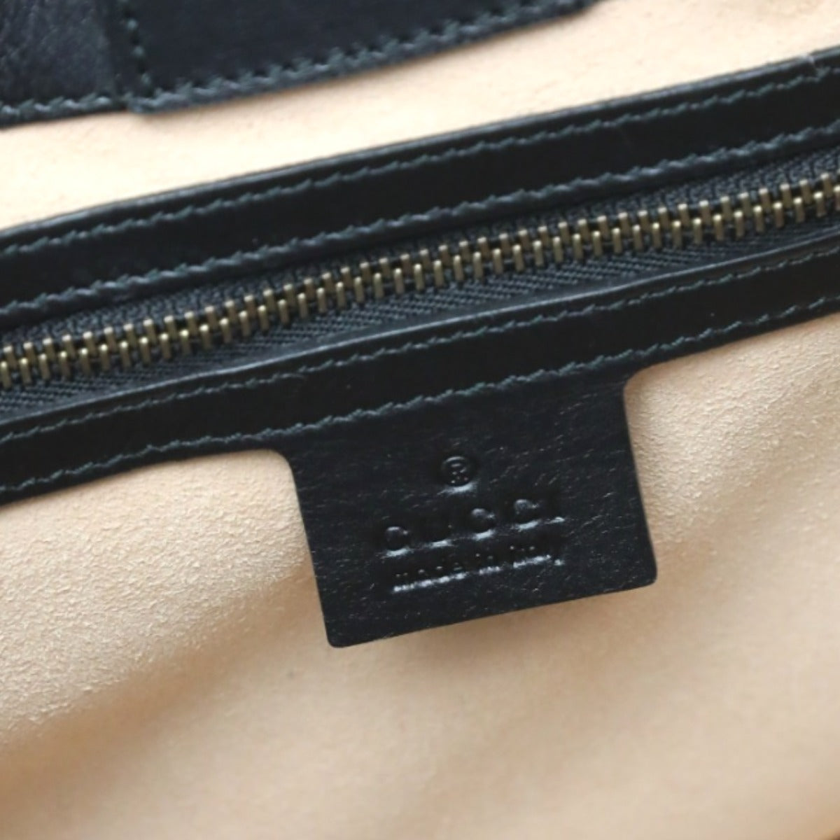 グッチ GUCCI トートバッグ
トートバック レザー GGマーモント レザー 453569 黒 【SS】
【中古】