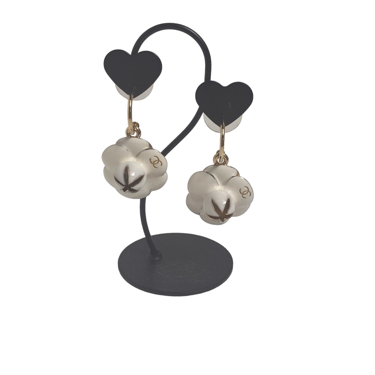 シャネル CHANEL ピアス
フープピアス ココマーク 02P カメリア メタル ホワイト/ゴールド 【SS】
【中古】