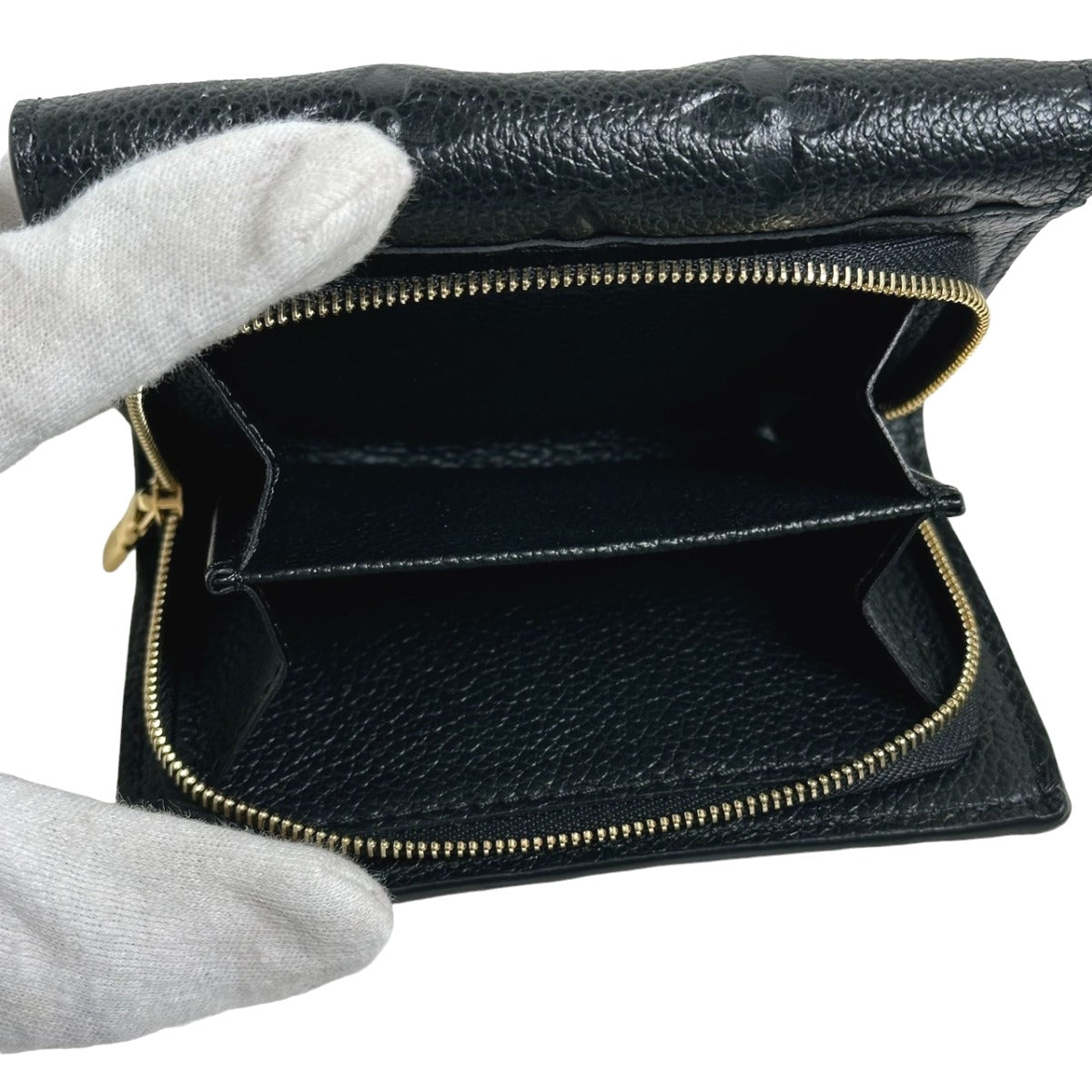 ルイヴィトン LOUIS VUITTON 三つ折り財布
三つ折り財布 アンプラント ポルトフォイユ・メティス モノグラムアンプラント M80880 ブラック LV
【中古】