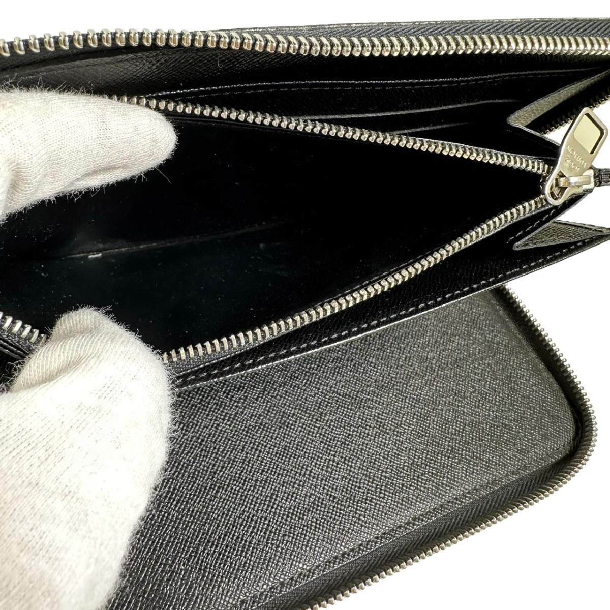 ルイヴィトン LOUIS VUITTON 長財布
ラウンドファスナー ダミエ グラフィット ジッピーオーガナイザー ダミエグラフィットキャンバス N63077 ブラック LV
【SS】
【中古】