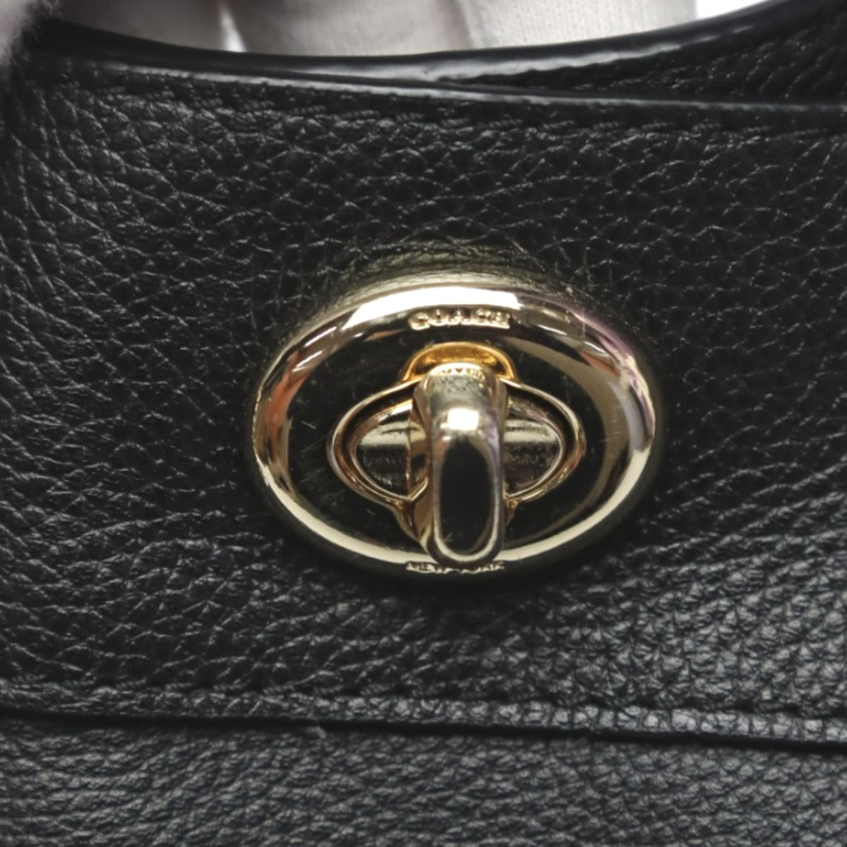 コーチ COACH トートバッグ
トートバッグ ぺプルレザー ターンロック イーディー レザー 36855 ブラック 【SS】
【中古】