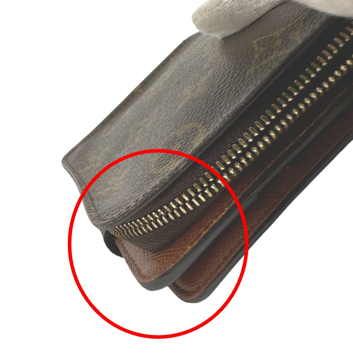 ルイヴィトン LOUIS VUITTON 二つ折り財布
カード用ポケットファスナー付 モノグラム コンパクトジップ モノグラムキャンバス M61667 ブラウン LV
【SS】
【中古】
