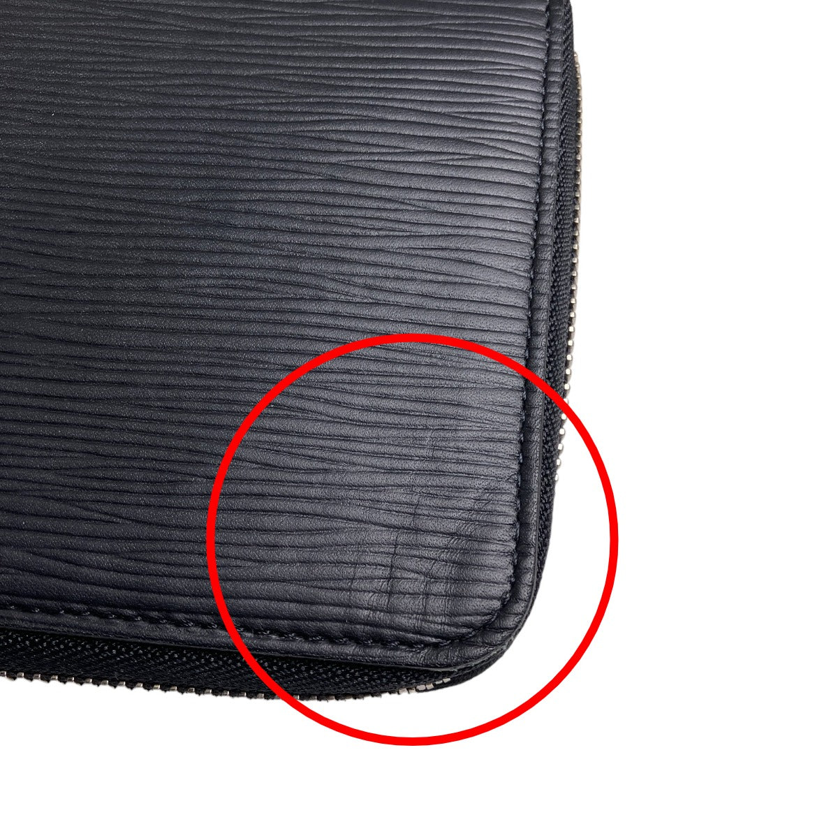 ルイヴィトン LOUIS VUITTON 長財布
ラウンドファスナー エピ ジッピーオーガナイザー エピレザー M60632 ノワール LV
【SS】
【中古】