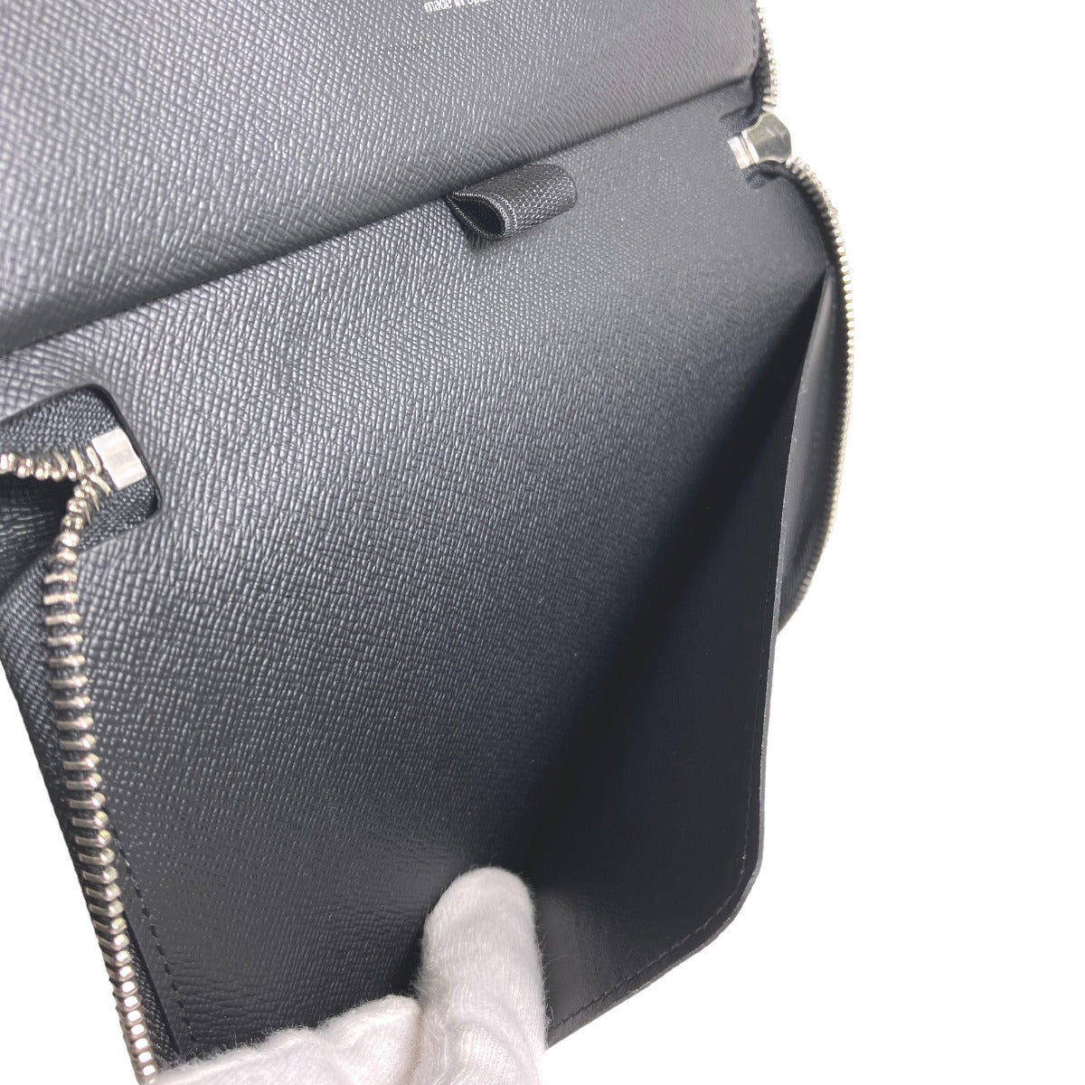 ルイヴィトン LOUIS VUITTON 長財布
ラウンドファスナー エピ ジッピーオーガナイザー エピレザー M60632 ノワール LV
【SS】
【中古】