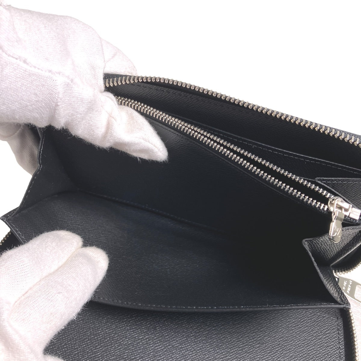 ルイヴィトン LOUIS VUITTON 長財布
ラウンドファスナー エピ ジッピーオーガナイザー エピレザー M60632 ノワール LV
【SS】
【中古】