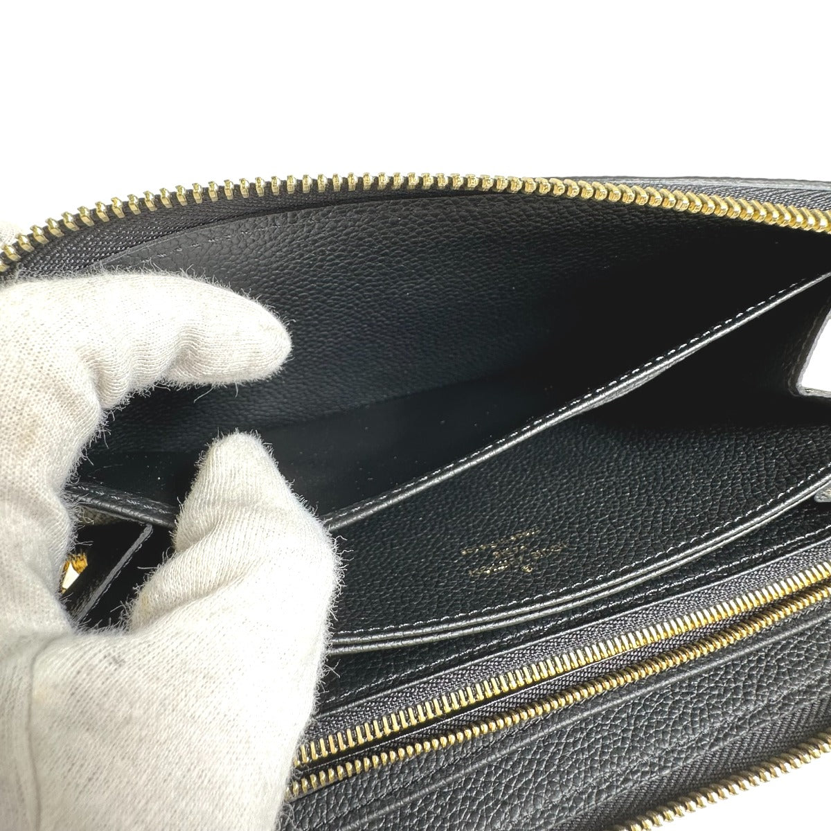 ルイヴィトン LOUIS VUITTON 長財布
長財布 アンプラント ジッピー・ウォレット モノグラムアンプラント M61864 ブラック LV
【SS】
【中古】