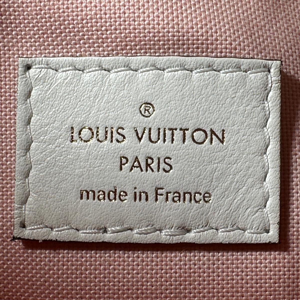 ルイヴィトン LOUIS VUITTON ショルダーバッグ
ショルダーバッグ モノグラム・ジャイアント スピーディー・バンドリエール30 M44573 ルージュxピンク LV
【中古】