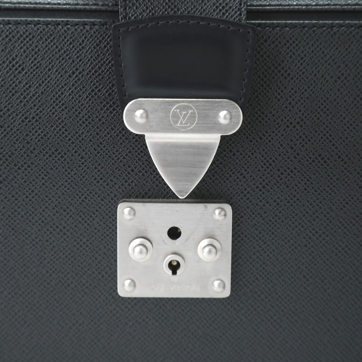 ルイヴィトン LOUIS VUITTON ビジネスバッグ
ピロットケース タイガ ウラル タイガ M30022 アルドワーズ LV
【SS】
【中古】
