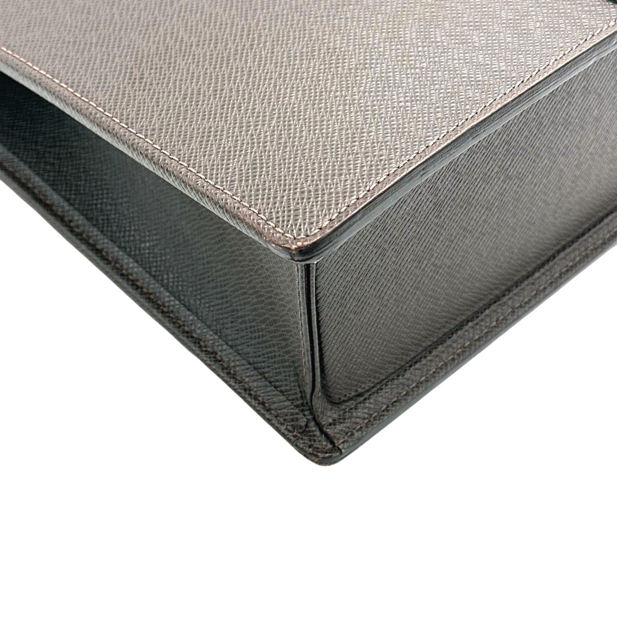 ルイヴィトン LOUIS VUITTON ビジネスバッグ
ビジネスバッグ タイガ ポルトドキュマン・ロザン タイガ M30058 ブラウン LV
【SS】
【中古】