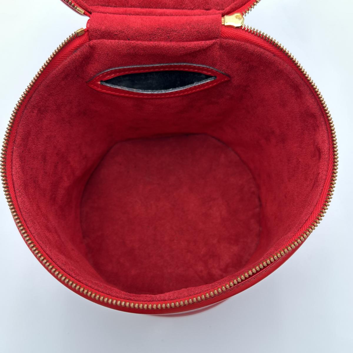 ルイヴィトン LOUIS VUITTON ハンドバッグ
ハンドバッグ エピ カンヌ エピレザー M48037 カステリアンレッド LV
【SS】
【中古】