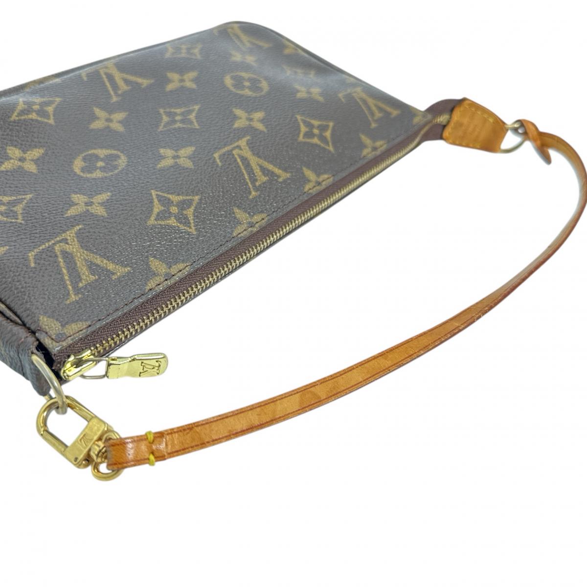 ルイヴィトン LOUIS VUITTON ポーチ
アクセサリーポーチ モノグラム ポシェット・アクセソワール モノグラムキャンバス M51980 ブラウン LV
【SS】
【中古】
