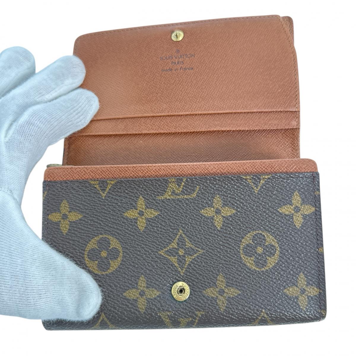 ルイヴィトン LOUIS VUITTON 二つ折り財布
L字ファスナー モノグラム ポルトモネビエ・トレゾール モノグラムキャンバス M61730 ブラウン LV
【SS】
【中古】