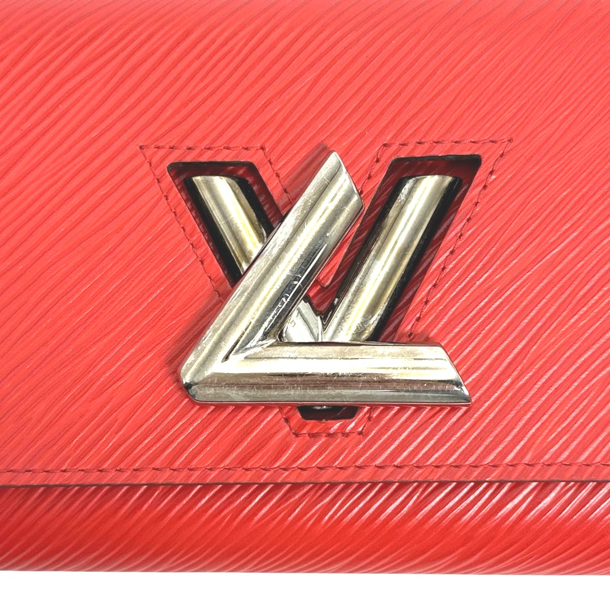 ルイヴィトン LOUIS VUITTON 長財布
長財布 エピ ポルトフォイユ・ツイスト エピレザー M61179 コクリコ LV
【SS】
【中古】