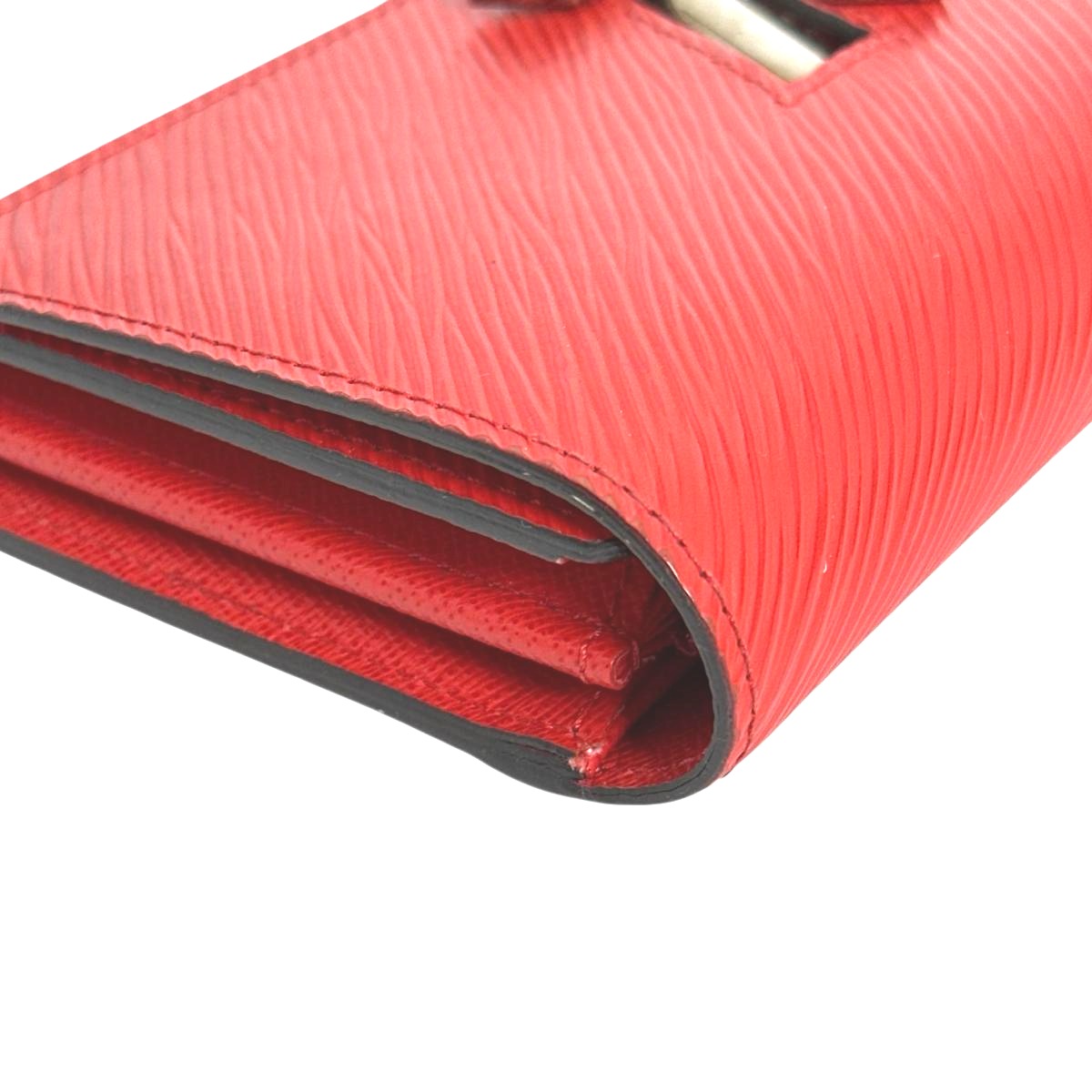 ルイヴィトン LOUIS VUITTON 長財布
長財布 エピ ポルトフォイユ・ツイスト エピレザー M61179 コクリコ LV
【SS】
【中古】