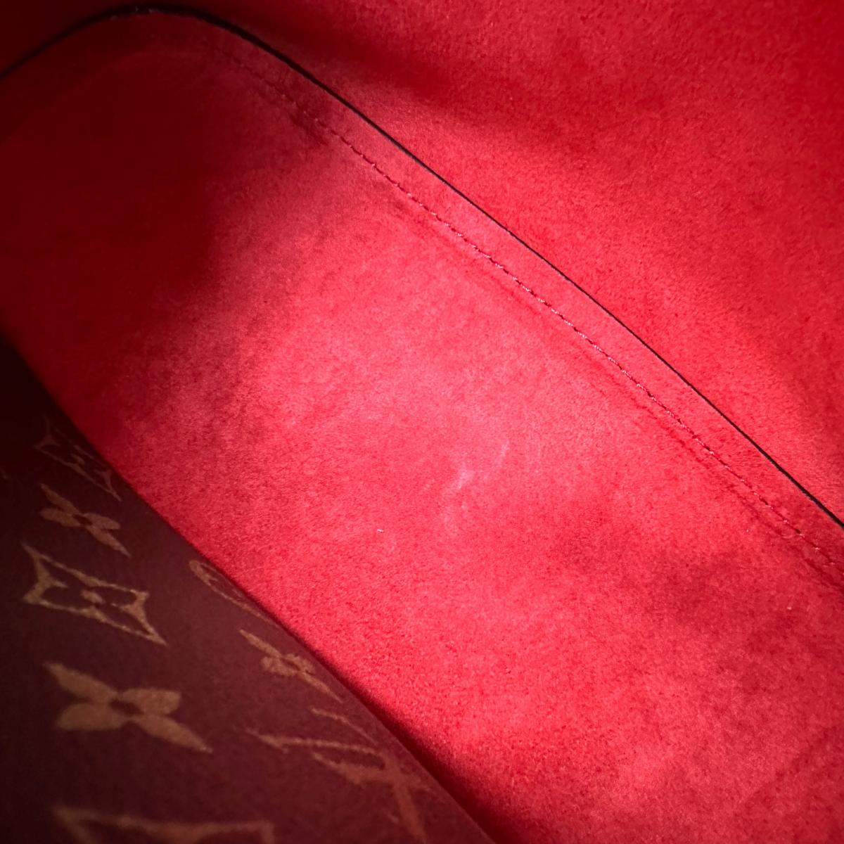 ルイヴィトン LOUIS VUITTON ショルダーバッグ
2WAYバッグ モノグラム ネオノエ モノグラムキャンバス M44021 コクリコ LV
【SS】
【中古】