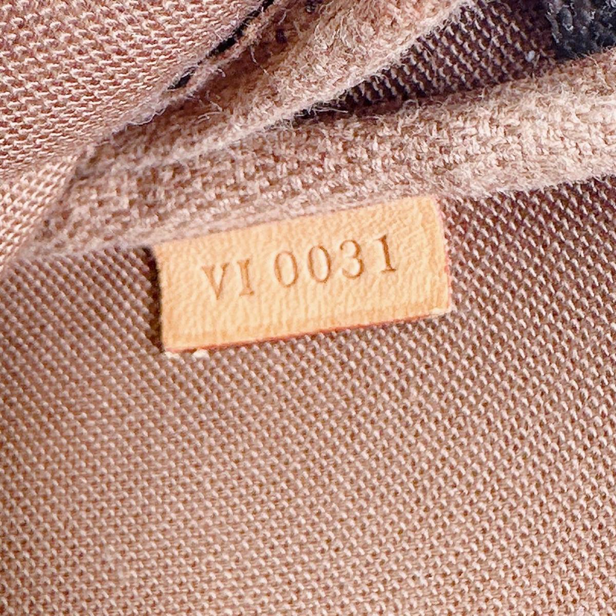ルイヴィトン LOUIS VUITTON ポーチ
アクセサリーポーチ モノグラム ストラップ交換 斜め掛け可能 モノグラムキャンバス M51980 ブラウン LV
【SS】
【中古】