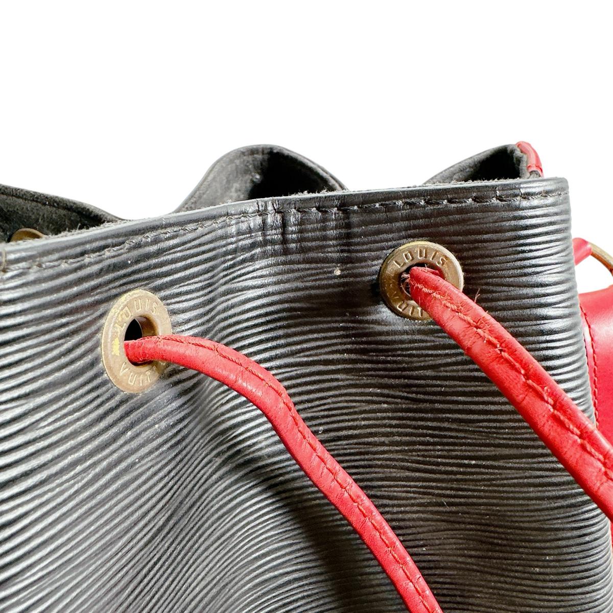 ルイヴィトン LOUIS VUITTON ショルダーバッグ
ショルダーバッグ エピ ノエ エピレザー M44017 ノワール×カスティリアンレッド LV
【SS】
【中古】
