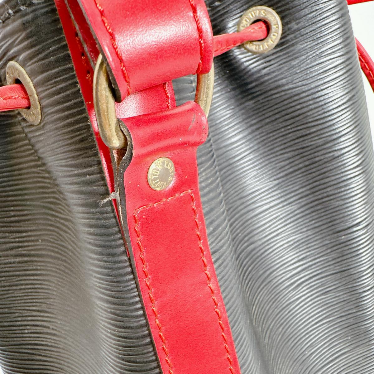 ルイヴィトン LOUIS VUITTON ショルダーバッグ
ショルダーバッグ エピ ノエ エピレザー M44017 ノワール×カスティリアンレッド LV
【SS】
【中古】