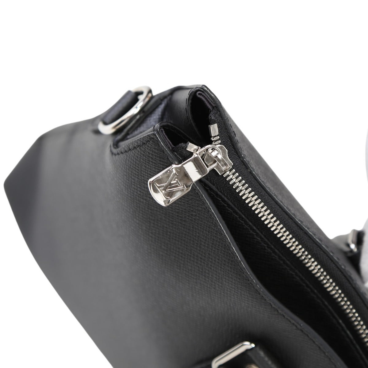 ルイヴィトン LOUIS VUITTON ビジネスバッグ
 ショルダーバッグ タイガ アントン・ブリーフケース タイガ M34400 ノワール LV
 【SS】
 【中古】