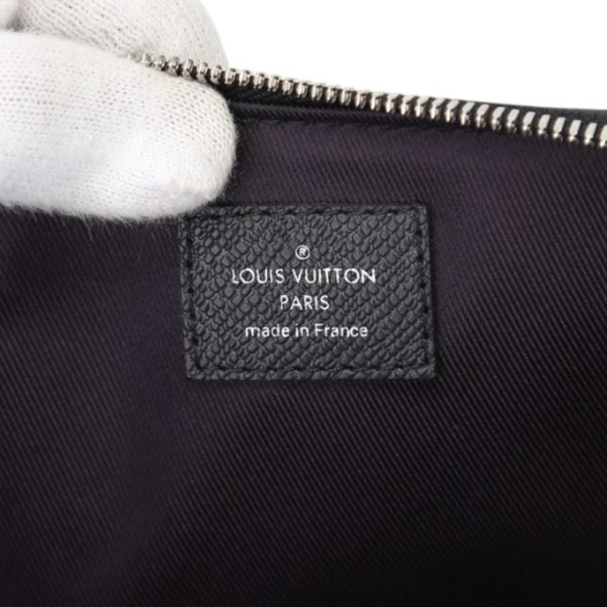 ルイヴィトン LOUIS VUITTON ビジネスバッグ
 ショルダーバッグ タイガ アントン・ブリーフケース タイガ M34400 ノワール LV
 【SS】
 【中古】
