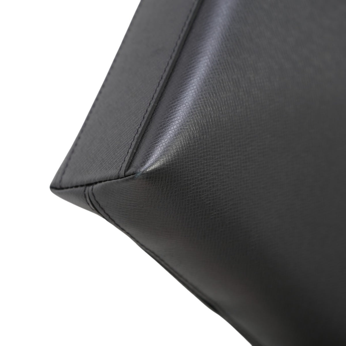 ルイヴィトン LOUIS VUITTON ビジネスバッグ
 ショルダーバッグ タイガ アントン・ブリーフケース タイガ M34400 ノワール LV
 【SS】
 【中古】