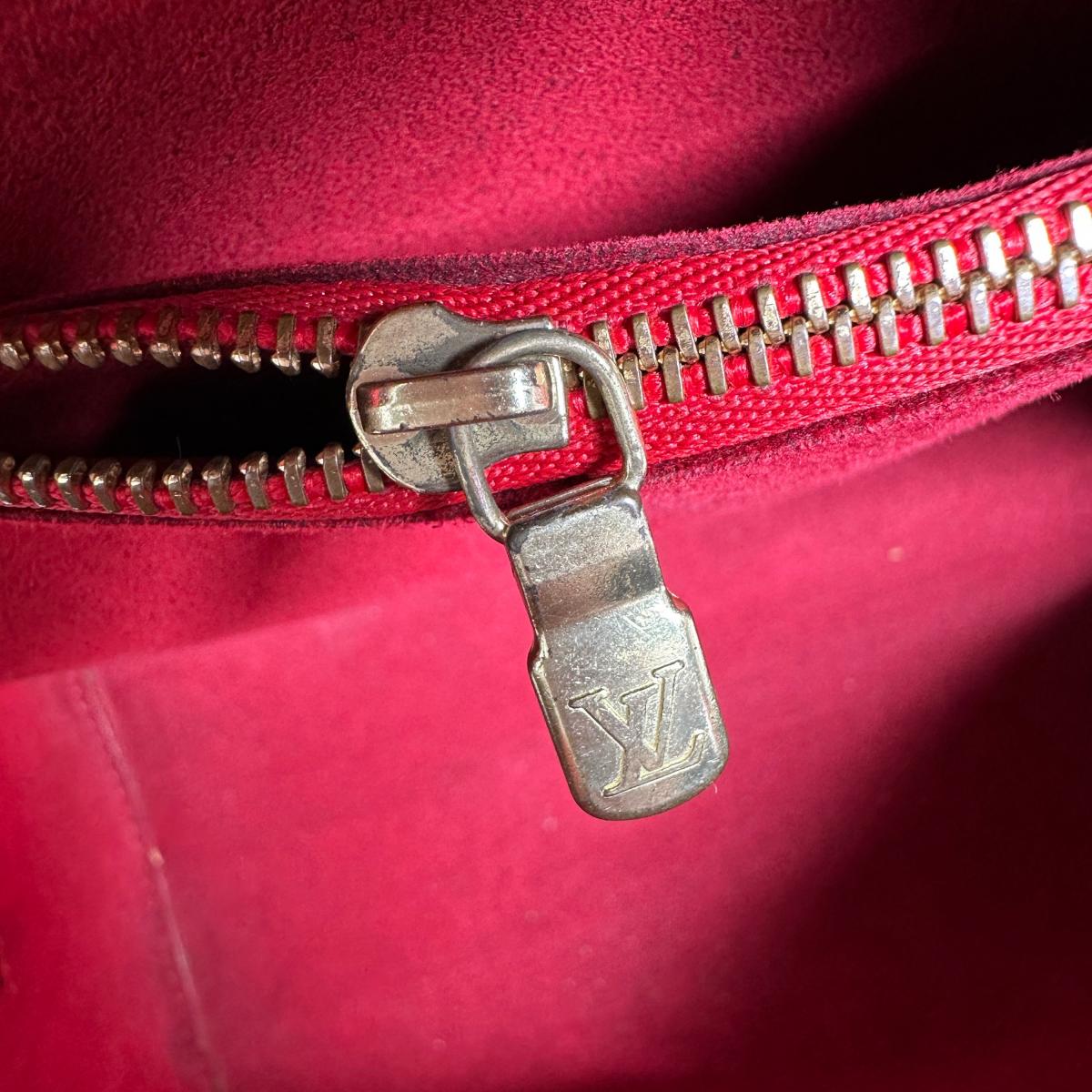 ルイヴィトン LOUIS VUITTON ハンドバッグ
ハンドバッグ ポンヌフ エピ エピレザー M52057 レッド LV
【SS】
【中古】