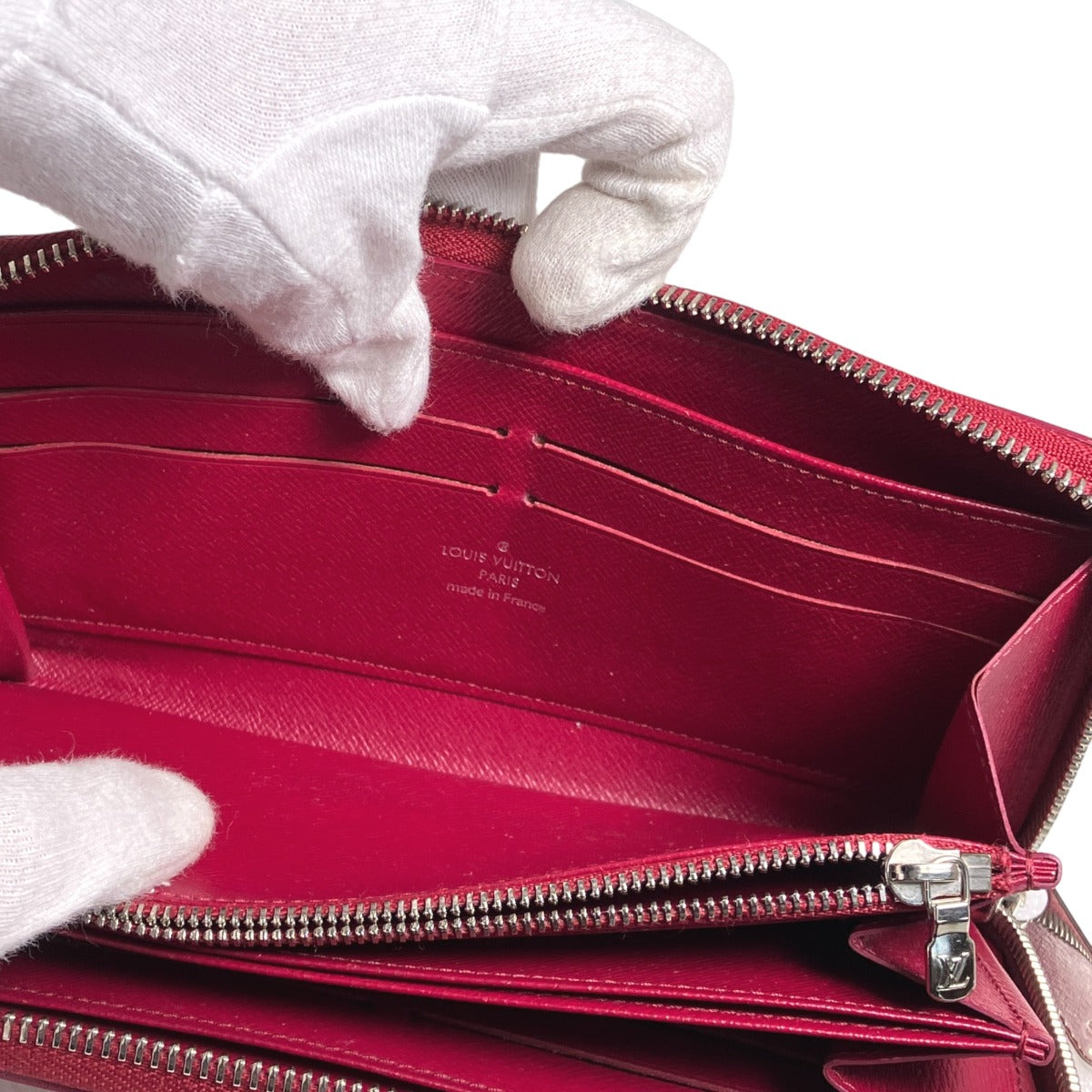 ルイヴィトン LOUIS VUITTON 長財布
ラウンドファスナー エピ ジッピーウォレット エピレザー M60305 フューシャ LV
【SS】
【中古】
