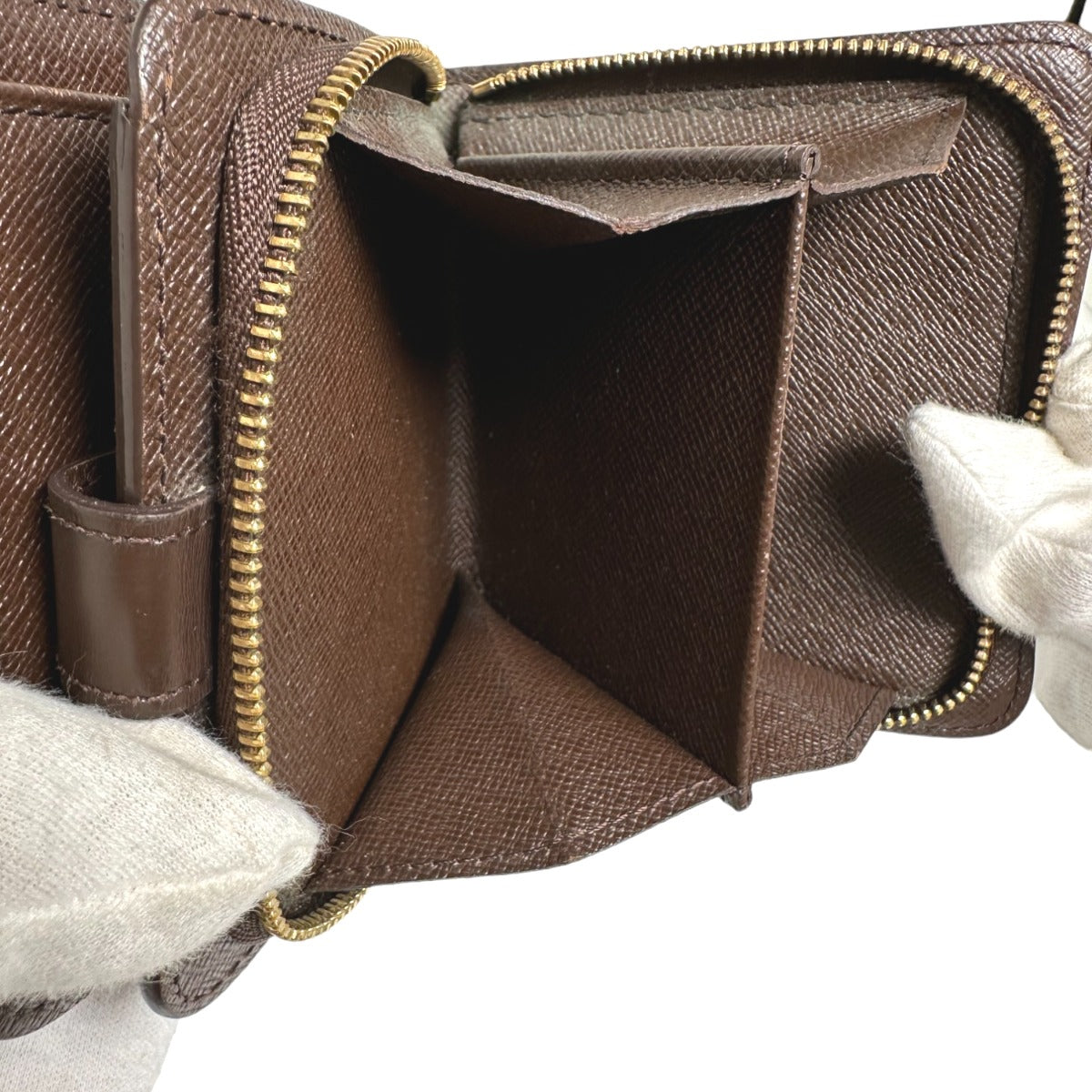 ルイヴィトン LOUIS VUITTON 二つ折り財布
カード用ポケットファスナー付財布 ダミエ コンパクト・ジップ ダミエキャンバス N61668 ブラウン LV
【SS】
【中古】