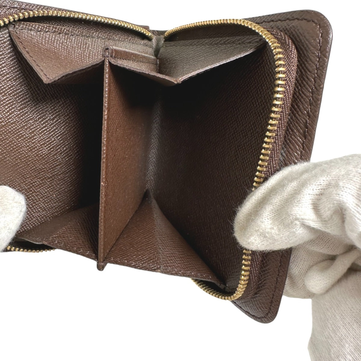 ルイヴィトン LOUIS VUITTON 二つ折り財布
カード用ポケットファスナー付財布 ダミエ コンパクト・ジップ ダミエキャンバス N61668 ブラウン LV
【SS】
【中古】