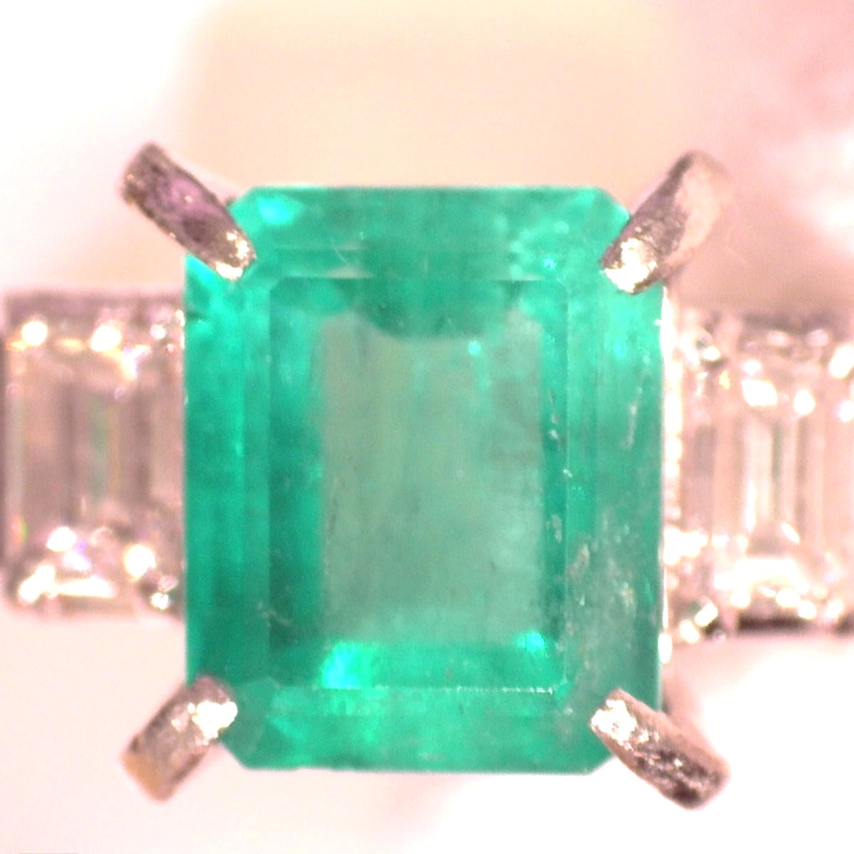 リング・指輪
指輪 エメラルド 1.72CT Pt900 14号 Pt900プラチナ シルバー 【SS】
【中古】