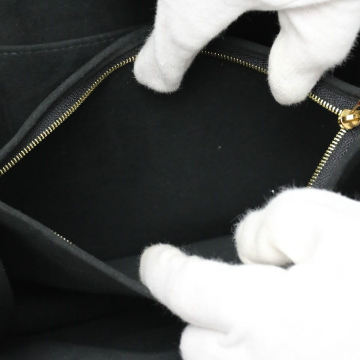 ルイヴィトン LOUIS VUITTON ショルダーバッグ
ドーフィーヌMM LVロック チェーン カーフ M55821 ノワール LV
【SS】
【中古】