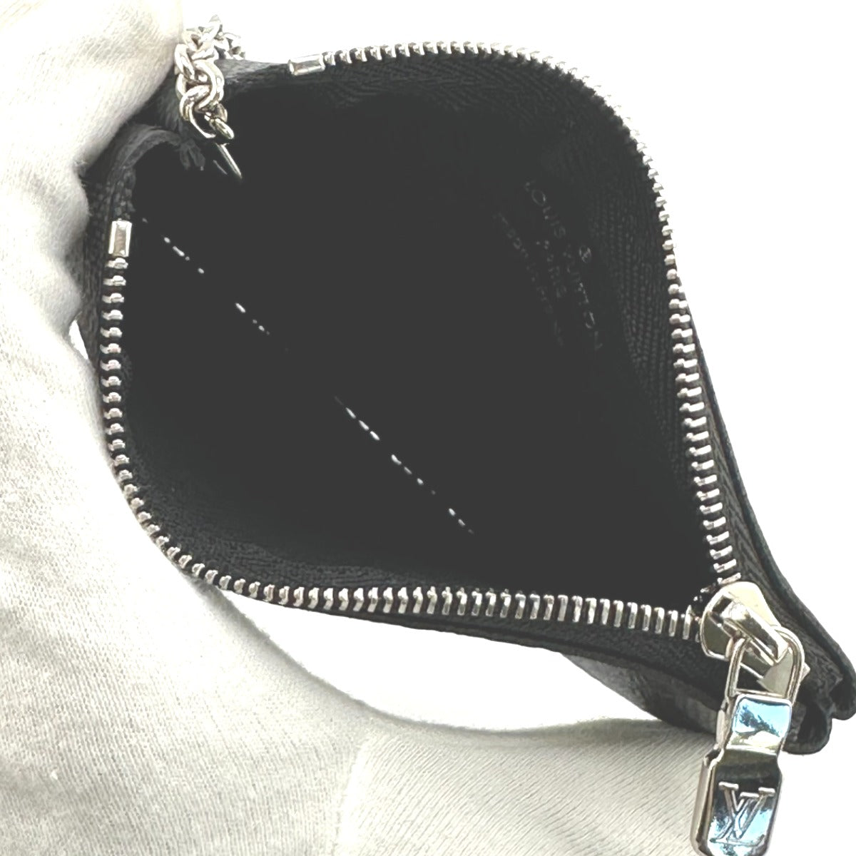ルイヴィトン LOUIS VUITTON キーケース
小銭入れ兼用キーケース グラフィット ポシェットクレ ダミエグラフィットキャンバス N60155 グレー LV
【SS】
【中古】
