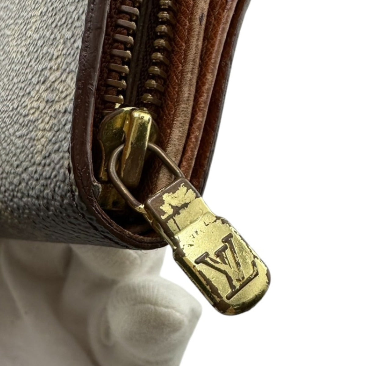 ルイヴィトン LOUIS VUITTON 二つ折り財布
L字ファスナー モノグラム ポルトモネビエ・トレゾール モノグラムキャンバス M61730 ブラウン LV
【SS】
【中古】