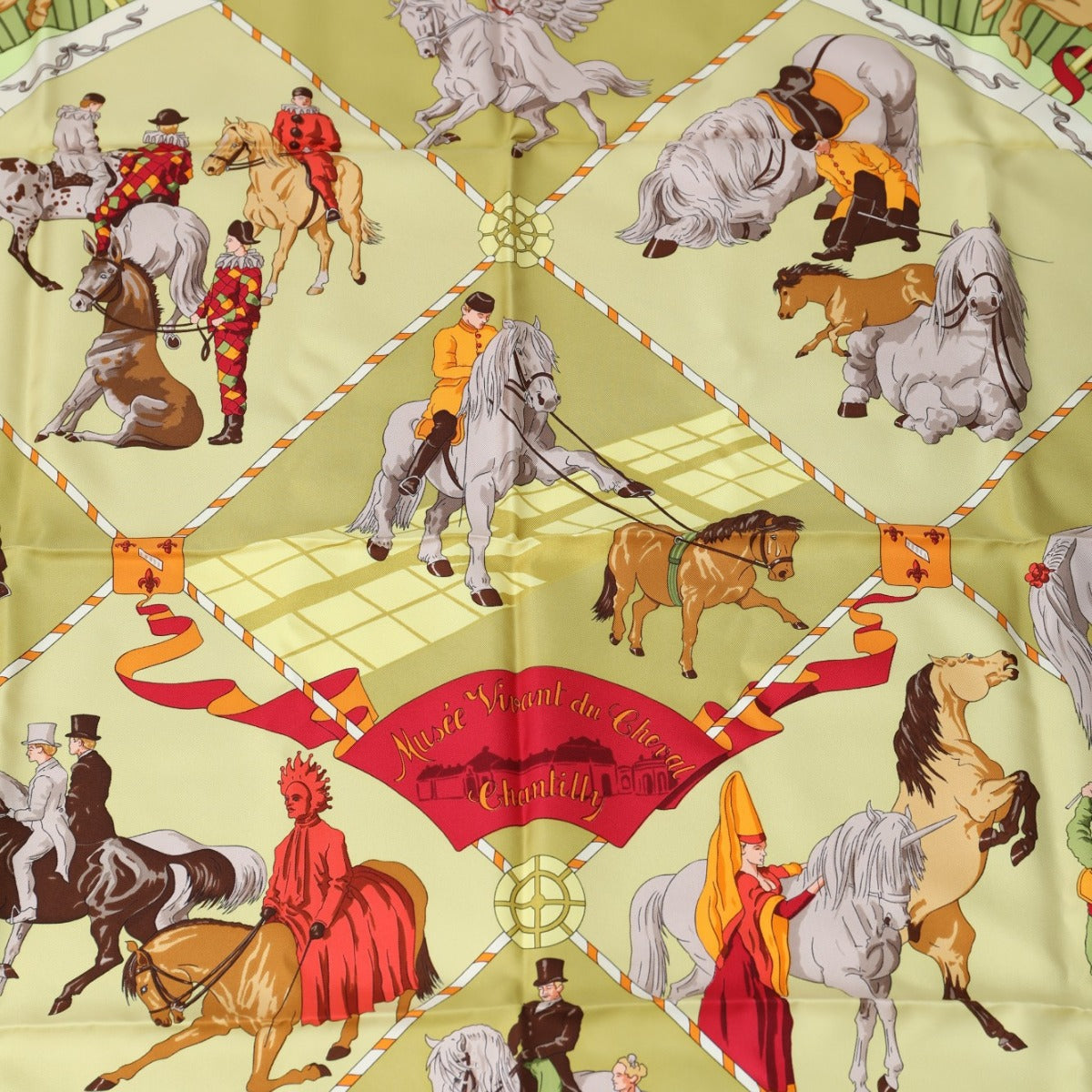 エルメス HERMES スカーフ
ストール シャンティイ城馬の博物館 カレ90 シルク 黄緑 【SS】
【中古】