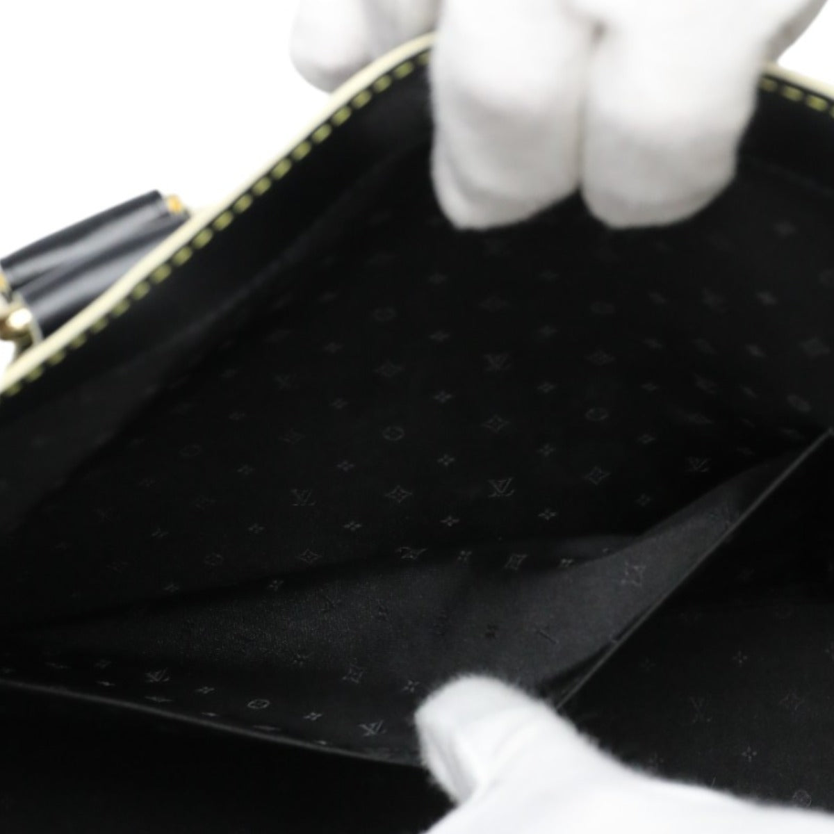 ルイヴィトン LOUIS VUITTON トートバッグ
トートバッグ スハリ ファビュロー ノワール レザー M91812 ノワール LV
【SS】
【中古】