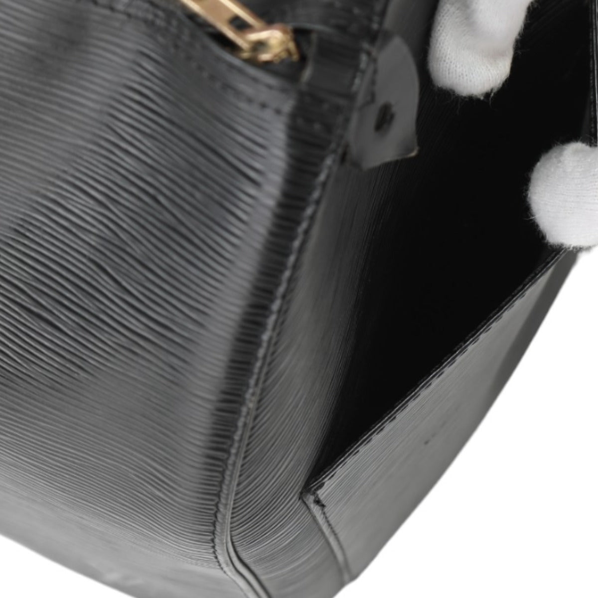 ルイヴィトン LOUIS VUITTON ハンドバッグ
ボストンバッグ エピ スピーディ40 エピレザー M42982 ブラック LV
【SS】
【中古】