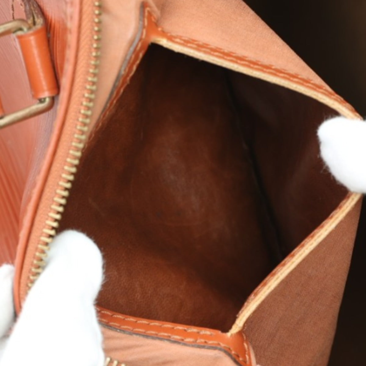 ルイヴィトン LOUIS VUITTON ハンドバッグ
ミニボストン エピ スピーディ30 エピレザー M43003 ケニアブラウン LV
【SS】
【中古】