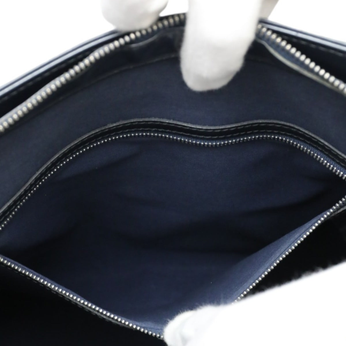 ルイヴィトン LOUIS VUITTON トートバッグ
トートバッグ モノグラム・マット ウィルウッド レザー M55105 ブルー LV
【SS】
【中古】