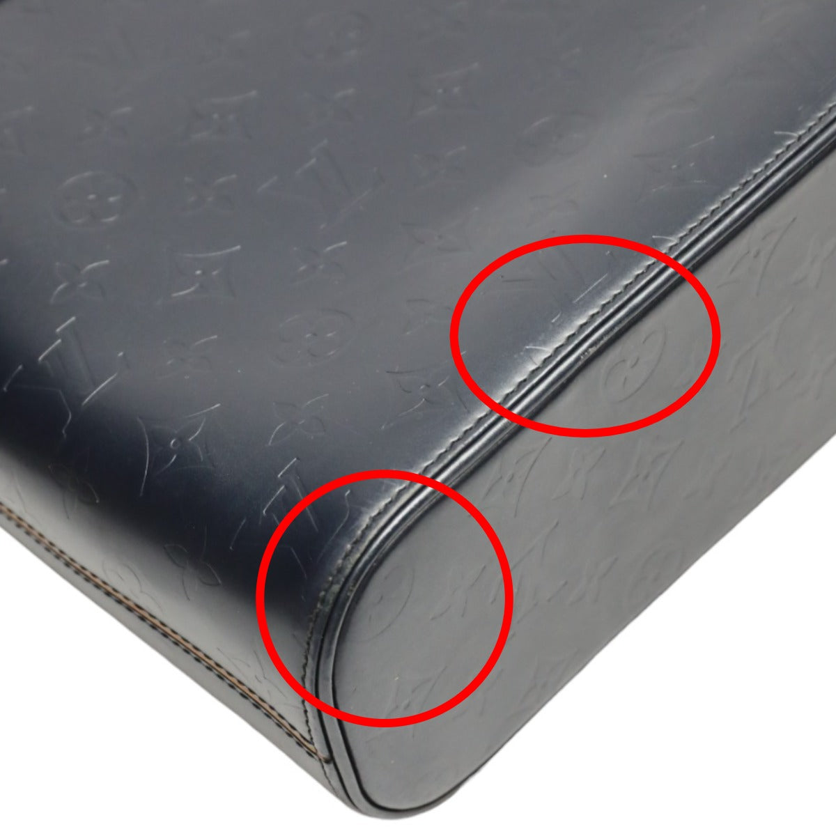 ルイヴィトン LOUIS VUITTON トートバッグ
トートバッグ モノグラム・マット ウィルウッド レザー M55105 ブルー LV
【SS】
【中古】