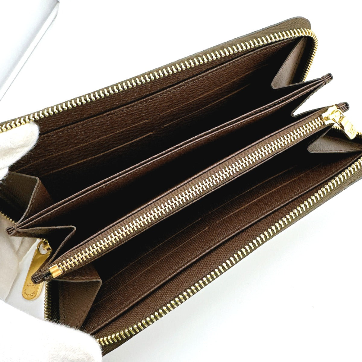 ルイヴィトン LOUIS VUITTON 長財布
ラウンドファスナー ダミエ ジッピーウォレット ダミエキャンバス N60015 エベヌ LV
【中古】