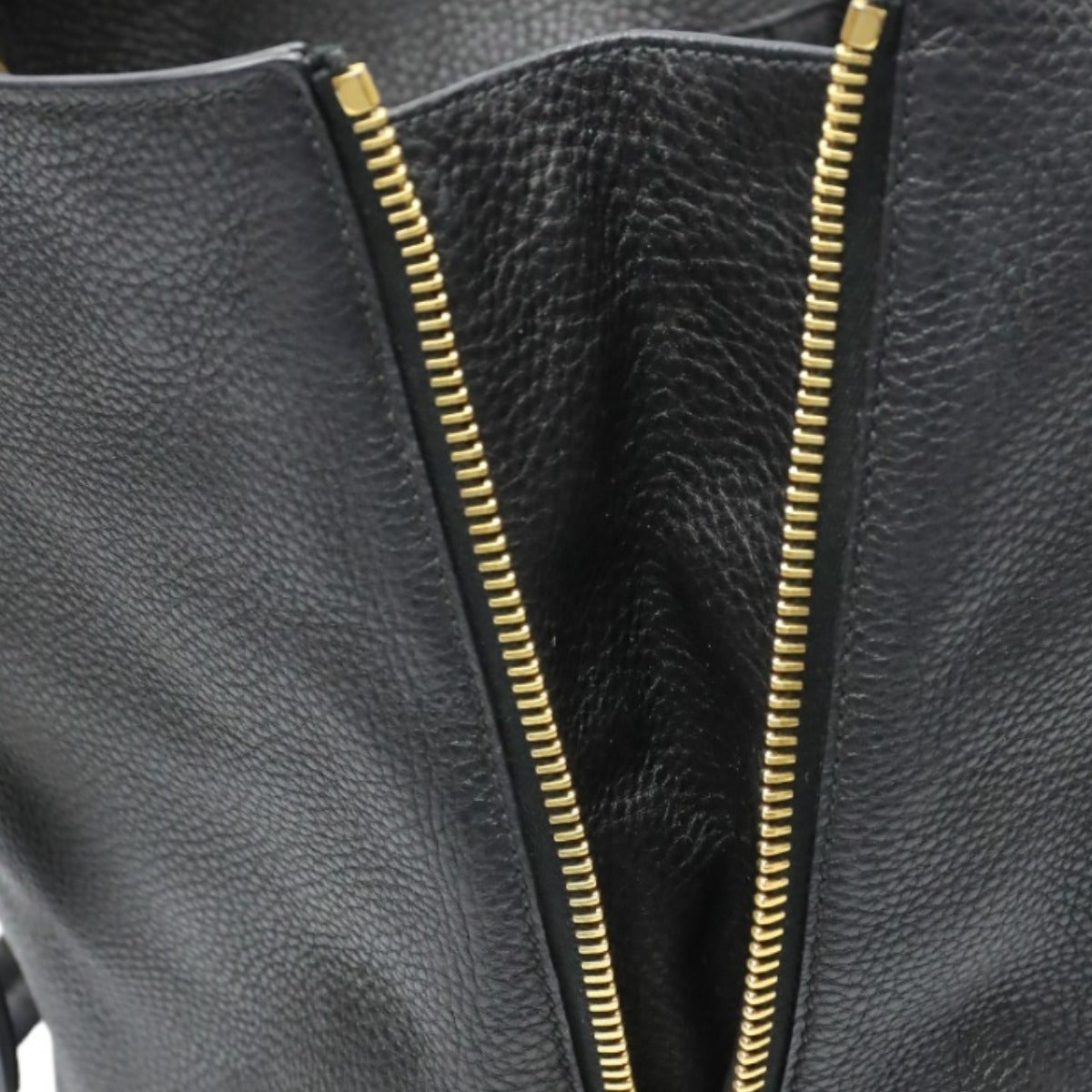 プラダ PRADA トートバッグ
トートバッグ レザー ブラック 【SS】
【中古】