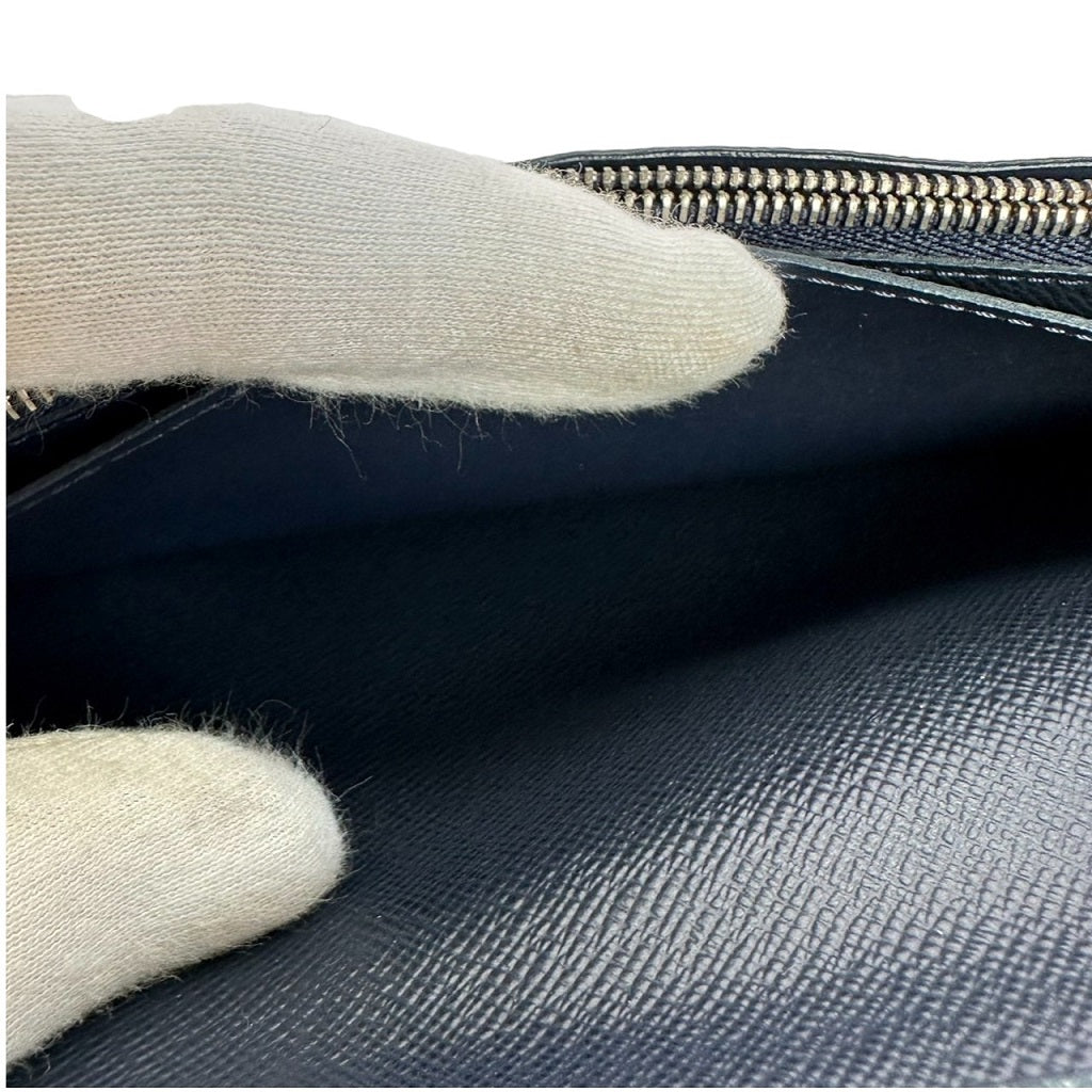 ルイヴィトン LOUIS VUITTON 長財布
小銭入れ付き長財布 エピ ポルトフォイユブラザ エピレザー M60622 ノワール LV
【SS】
【中古】