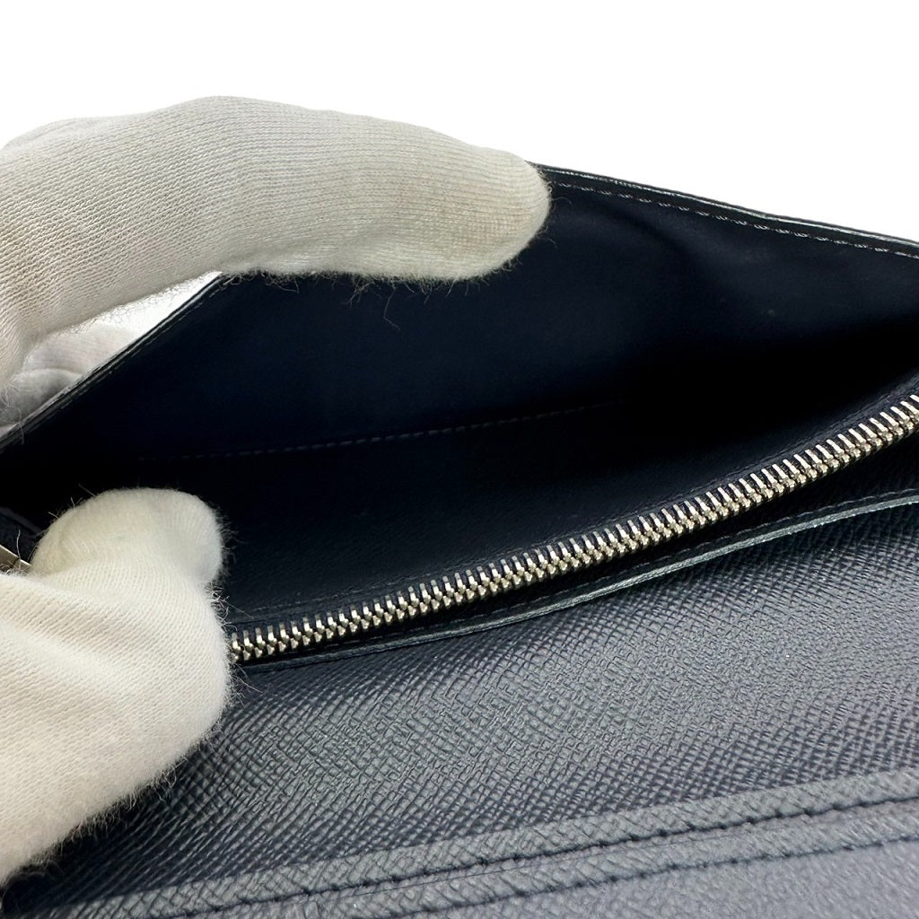 ルイヴィトン LOUIS VUITTON 長財布
小銭入れ付き長財布 エピ ポルトフォイユブラザ エピレザー M60622 ノワール LV
【SS】
【中古】