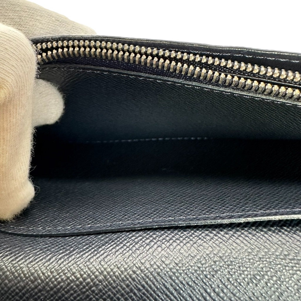 ルイヴィトン LOUIS VUITTON 長財布
小銭入れ付き長財布 エピ ポルトフォイユブラザ エピレザー M60622 ノワール LV
【SS】
【中古】