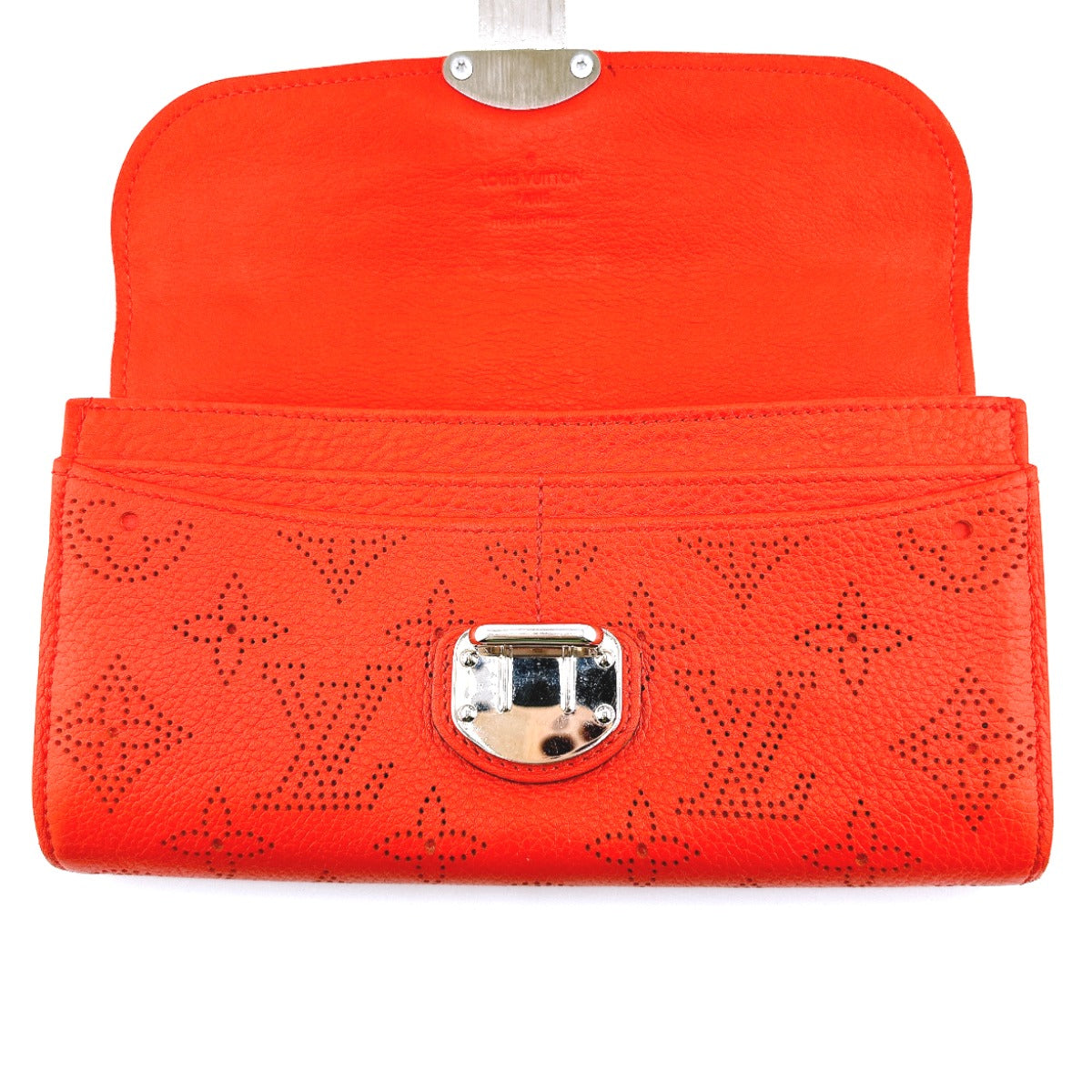 ルイヴィトン LOUIS VUITTON 長財布
ポルトフォイユイリス マヒナ 二つ折り長財布 モノグラムマヒナ M58161 コライユ LV
【SS】
【中古】