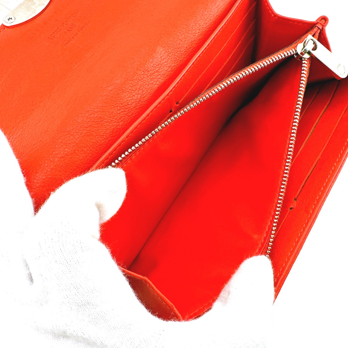 ルイヴィトン LOUIS VUITTON 長財布
ポルトフォイユイリス マヒナ 二つ折り長財布 モノグラムマヒナ M58161 コライユ LV
【SS】
【中古】