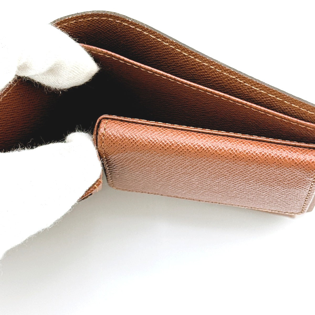 ルイヴィトン LOUIS VUITTON 二つ折り財布
マルコ モノグラム 小銭入れ付き モノグラムキャンバス M61675 ブラウン LV
【SS】
【中古】