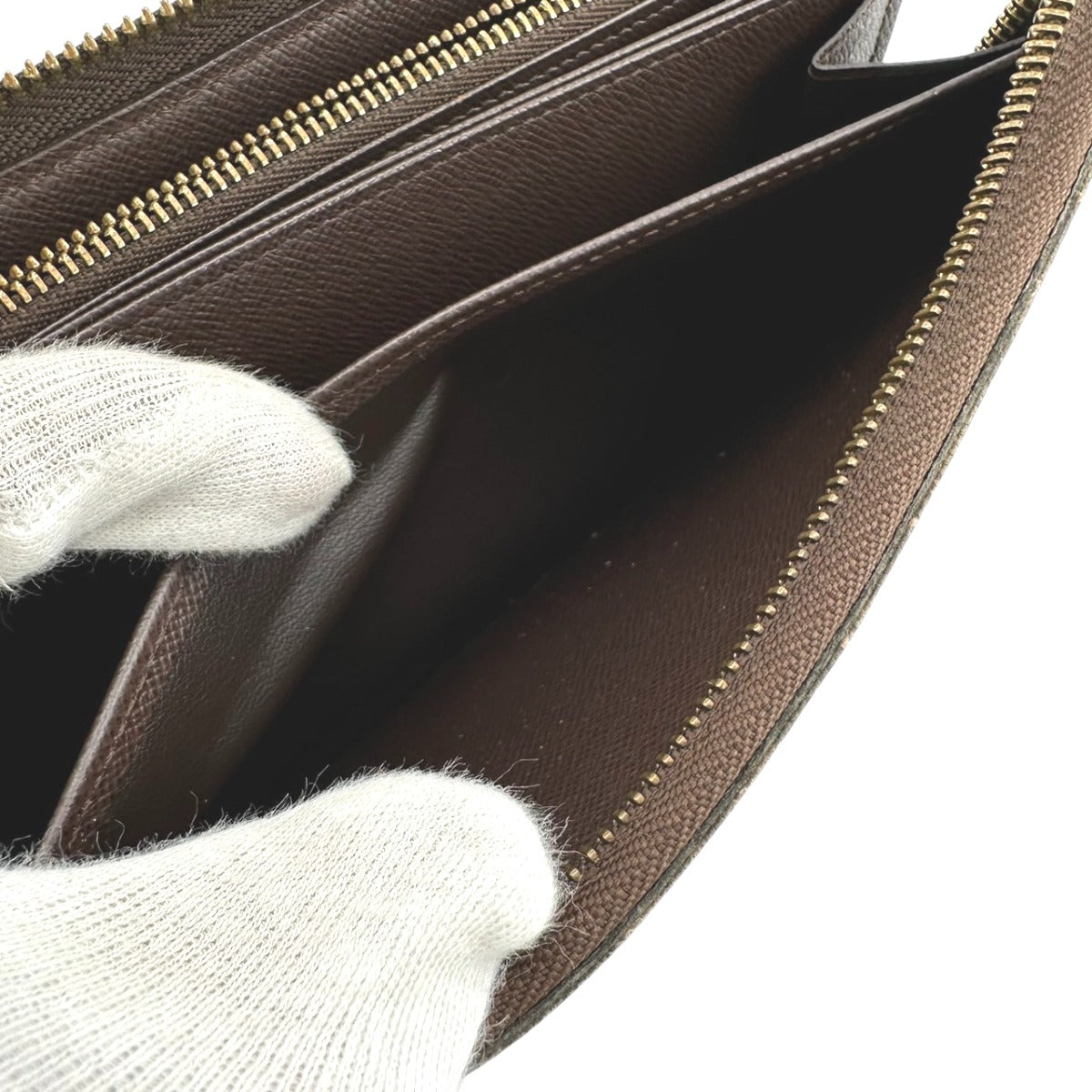 ルイヴィトン LOUIS VUITTON 長財布
ジッピー・ウォレット ダミエ ラウンドファスナー ダミエキャンバス N60015 エベヌ LV
【SS】
【中古】