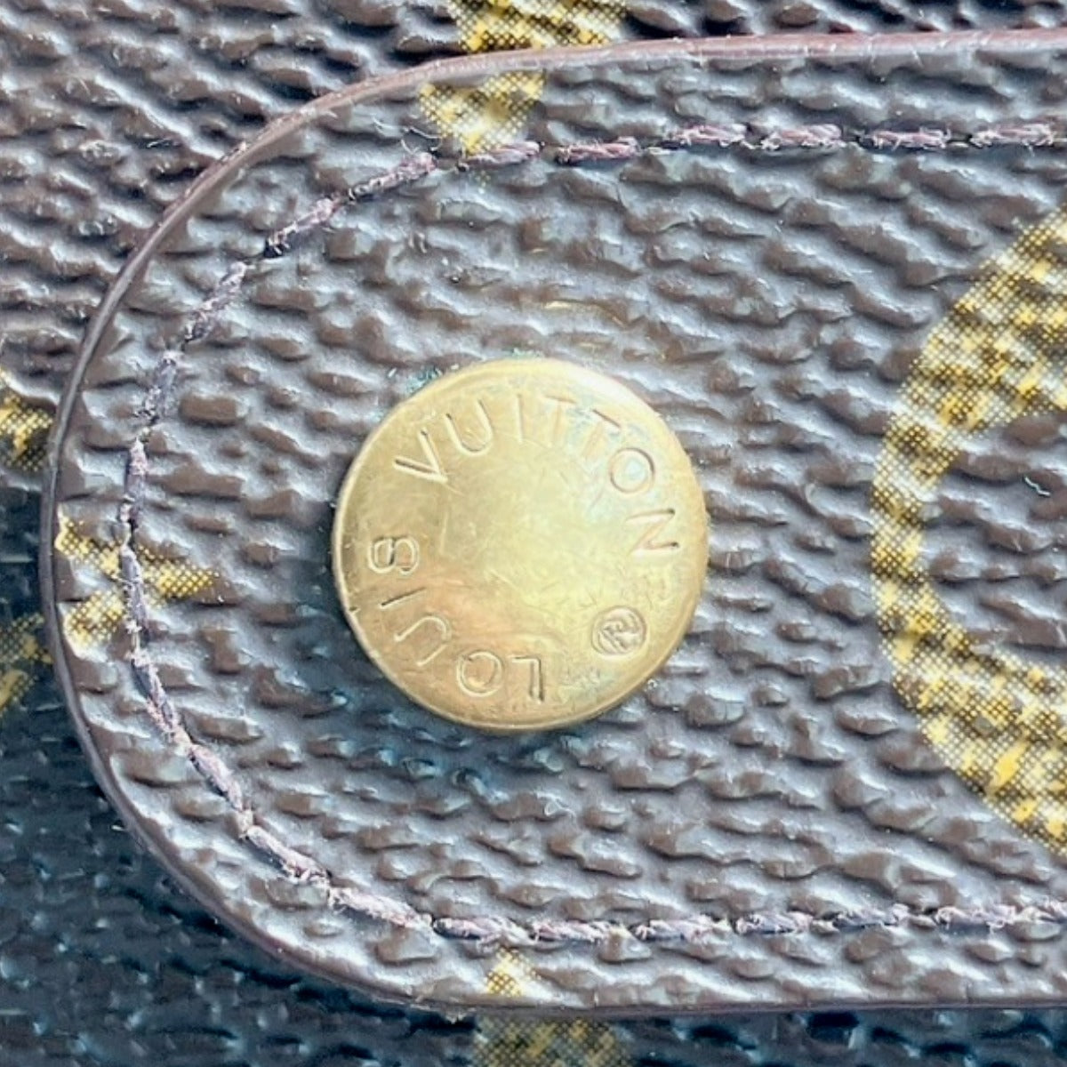 ルイヴィトン LOUIS VUITTON 二つ折り財布
ポルト パピエ・ジップ モノグラム 小銭入れ付き モノグラムキャンバス M61207 ブラウン LV
【SS】
【中古】